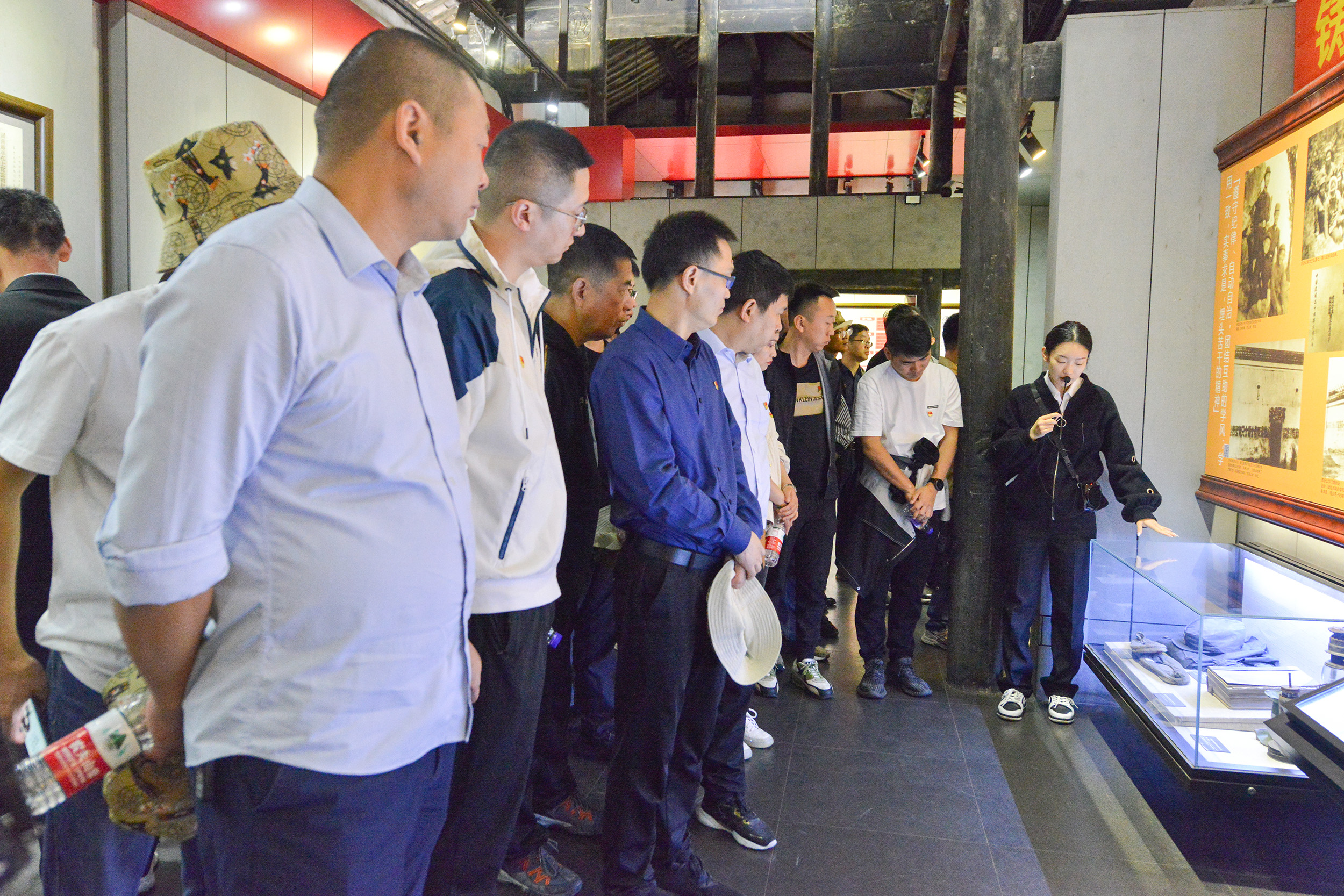 走訪紅色基地 領(lǐng)悟初心使命——巨人集團(tuán)黨委開展黨建活動(dòng) 走訪紅色基地 領(lǐng)悟初心使命——巨人集團(tuán)黨委開展黨建活動(dòng)