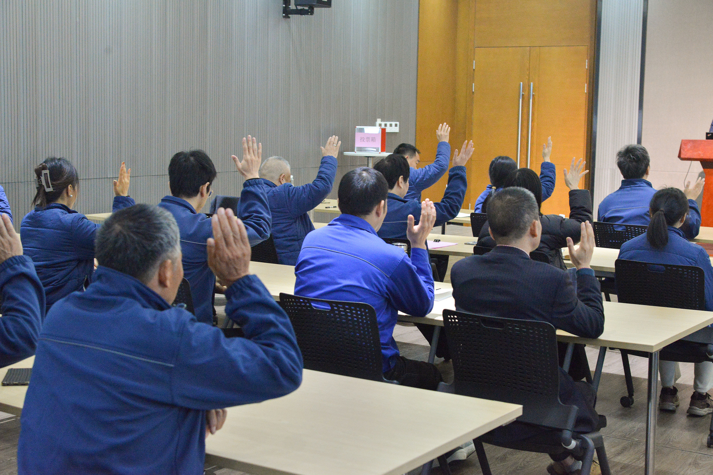 共建幸福家園 同創(chuàng)美好明天——巨人集團第十一屆職代會召開 共建幸福家園 同創(chuàng)美好明天——巨人集團第十一屆職代會召開