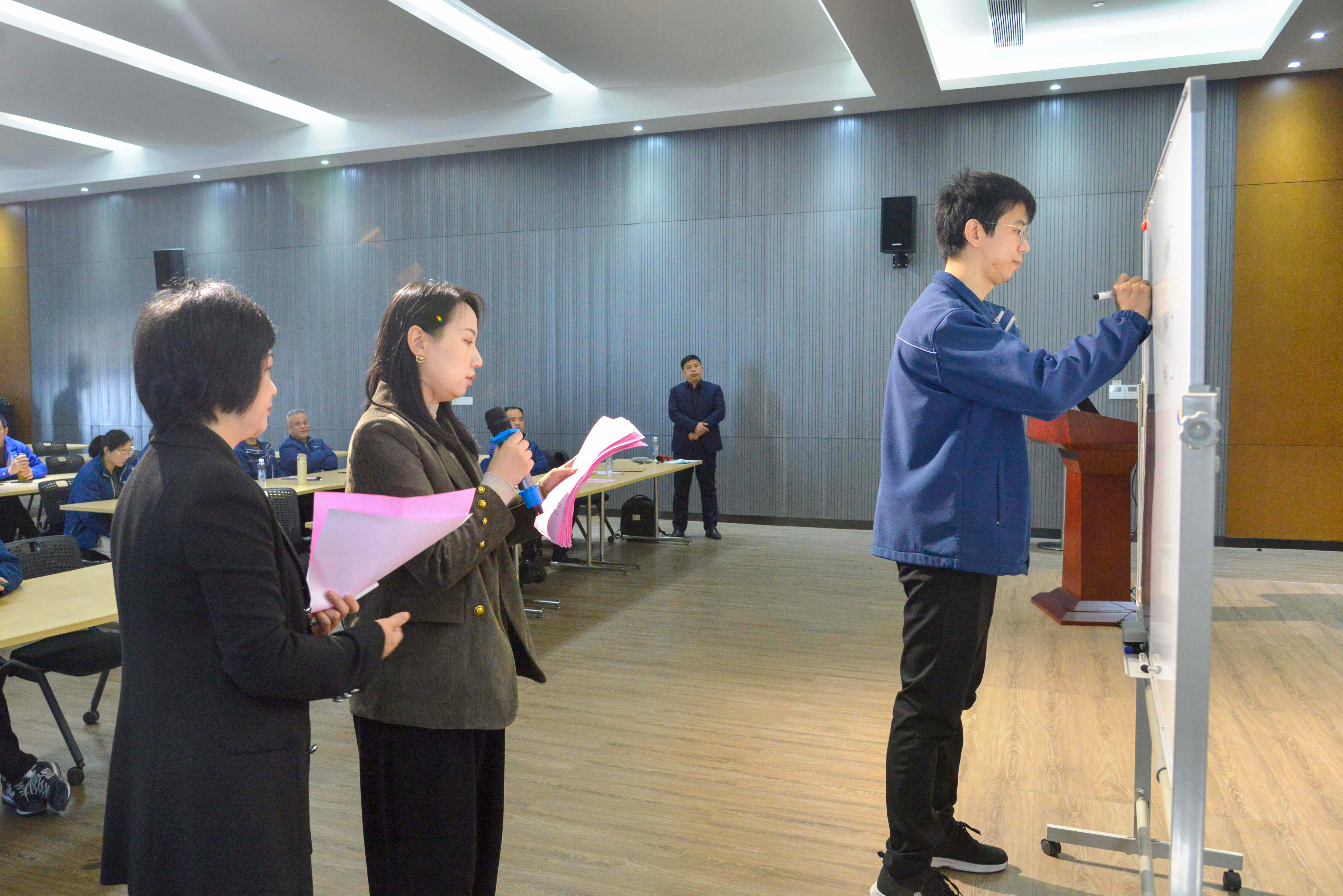 共建幸福家園 同創(chuàng)美好明天——巨人集團第十一屆職代會召開 共建幸福家園 同創(chuàng)美好明天——巨人集團第十一屆職代會召開