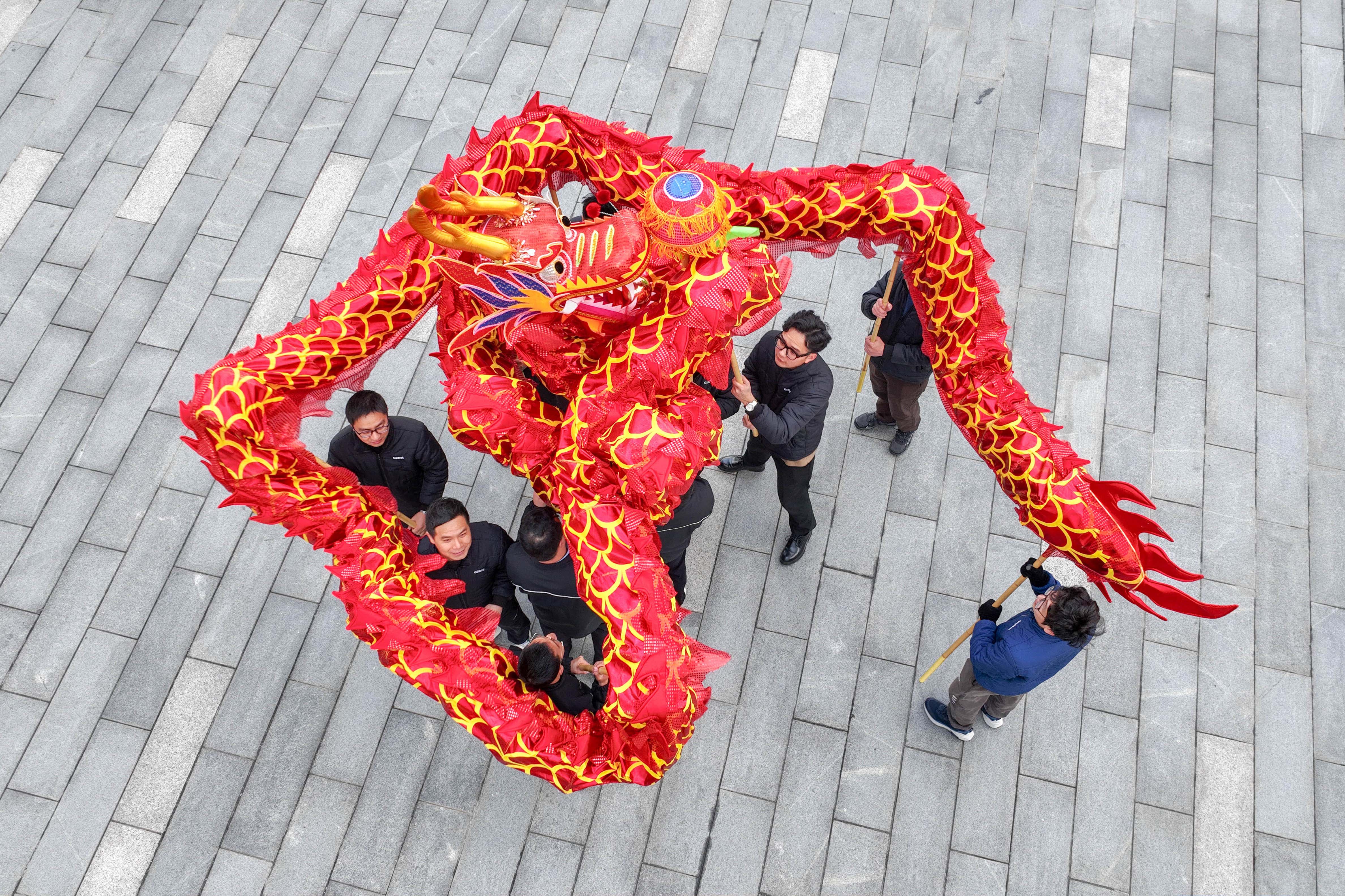 祥龍騰飛迎開(kāi)工 春到巨人工業(yè)園 祥龍騰飛迎開(kāi)工 春到巨人工業(yè)園