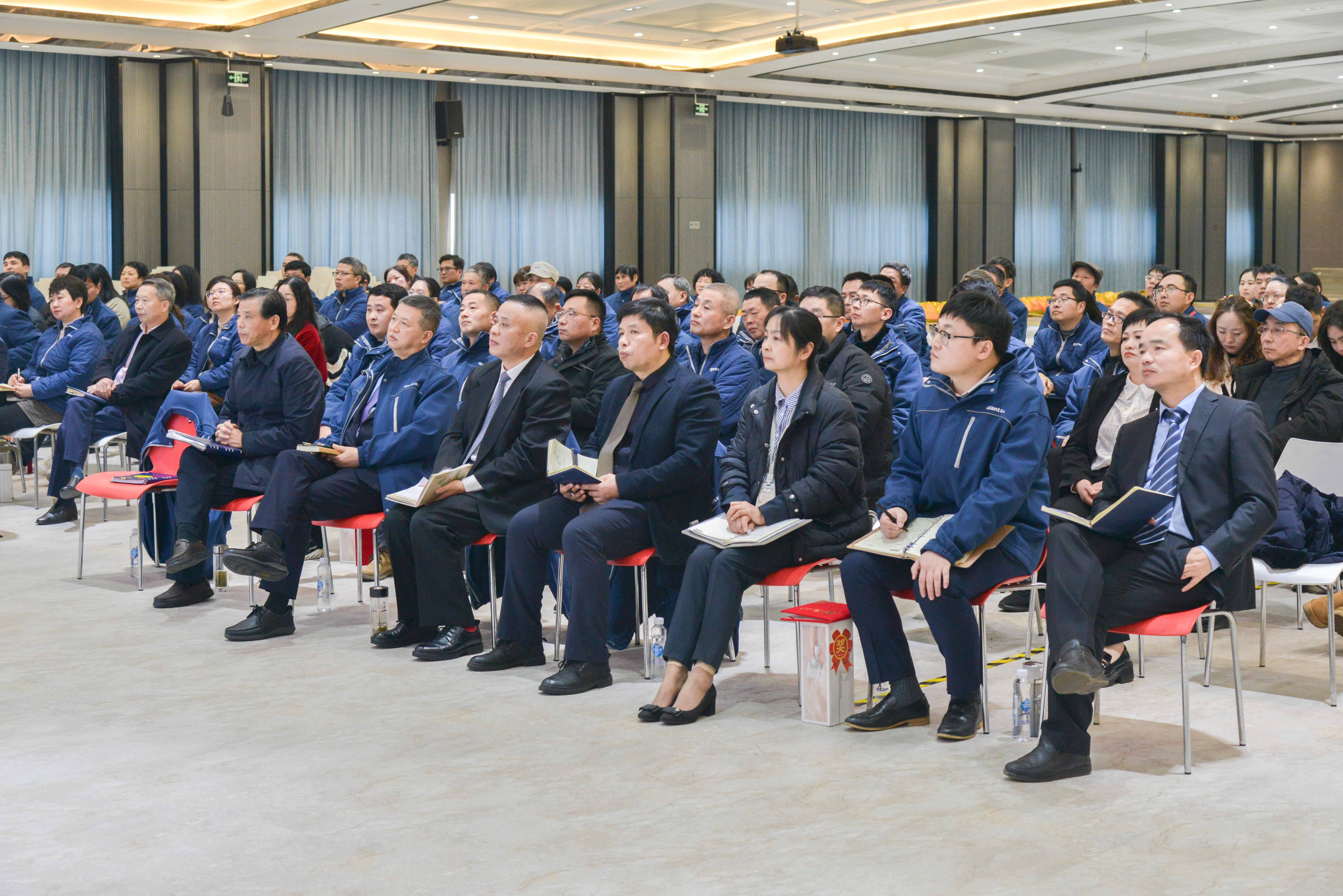 破風(fēng)浪 共揚(yáng)帆——巨人集團(tuán)公司召開2024迎春大會 破風(fēng)浪 共揚(yáng)帆——巨人集團(tuán)公司召開2024迎春大會