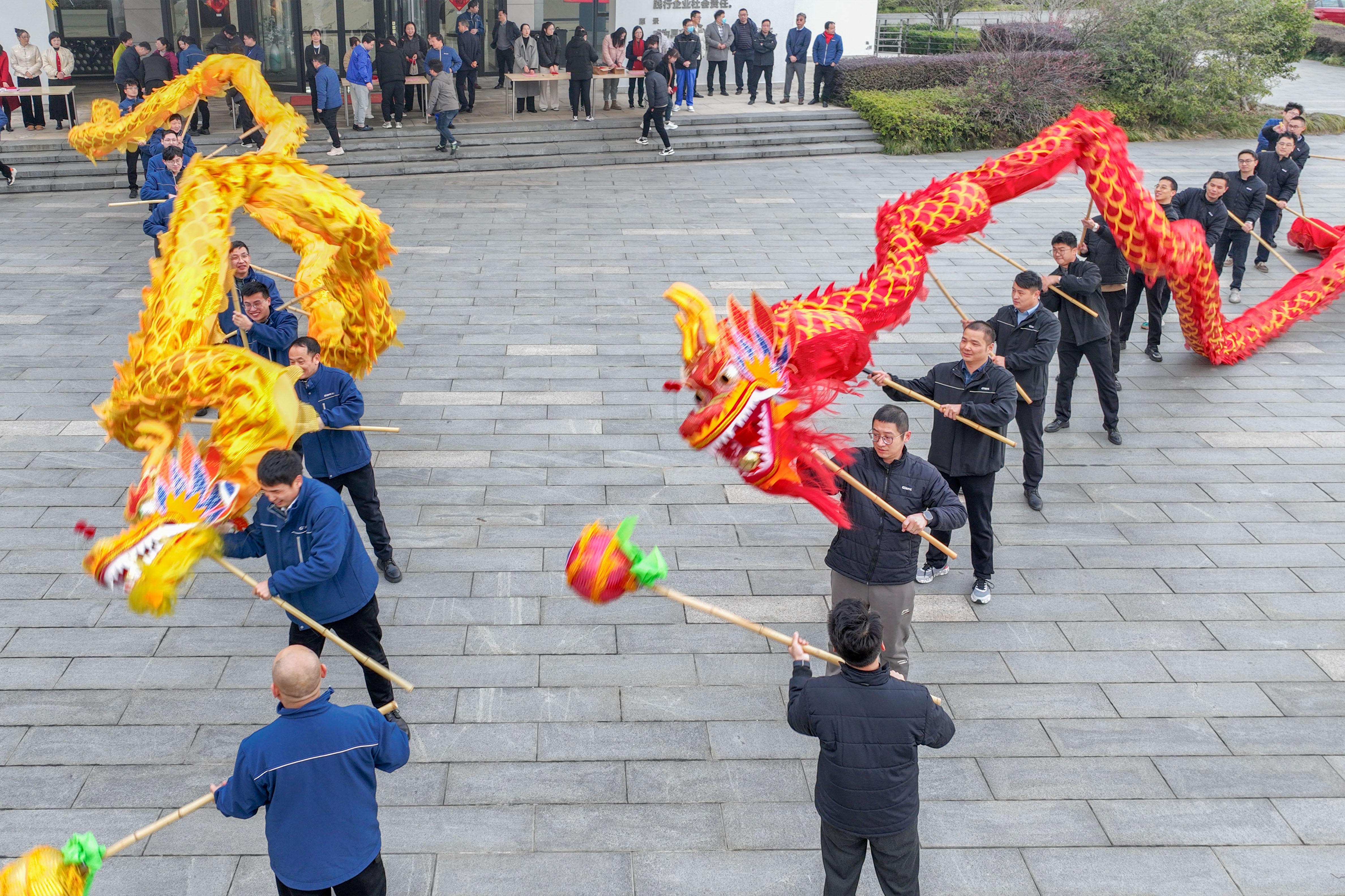 祥龍騰飛迎開(kāi)工 春到巨人工業(yè)園 祥龍騰飛迎開(kāi)工 春到巨人工業(yè)園