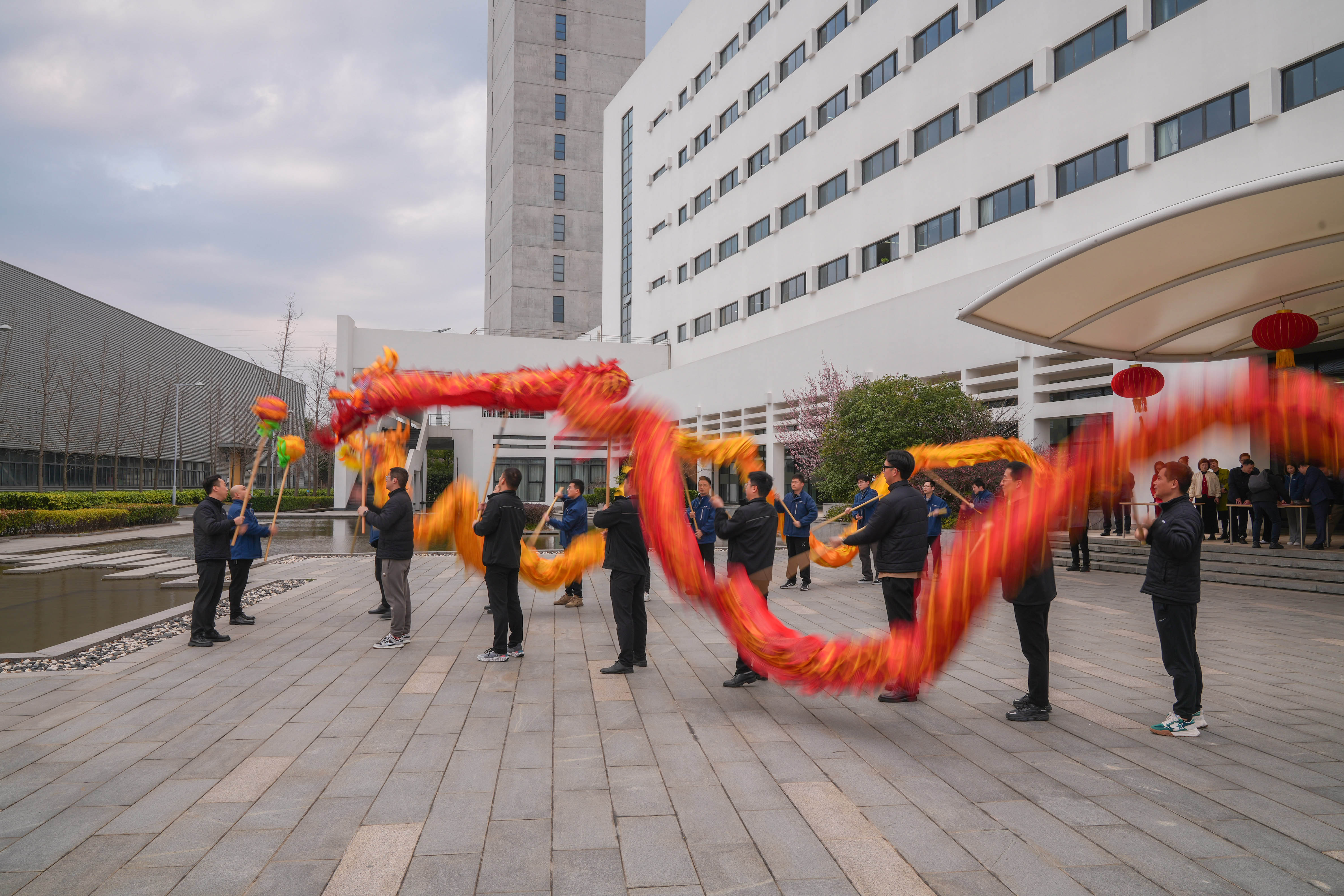 祥龍騰飛迎開(kāi)工 春到巨人工業(yè)園 祥龍騰飛迎開(kāi)工 春到巨人工業(yè)園