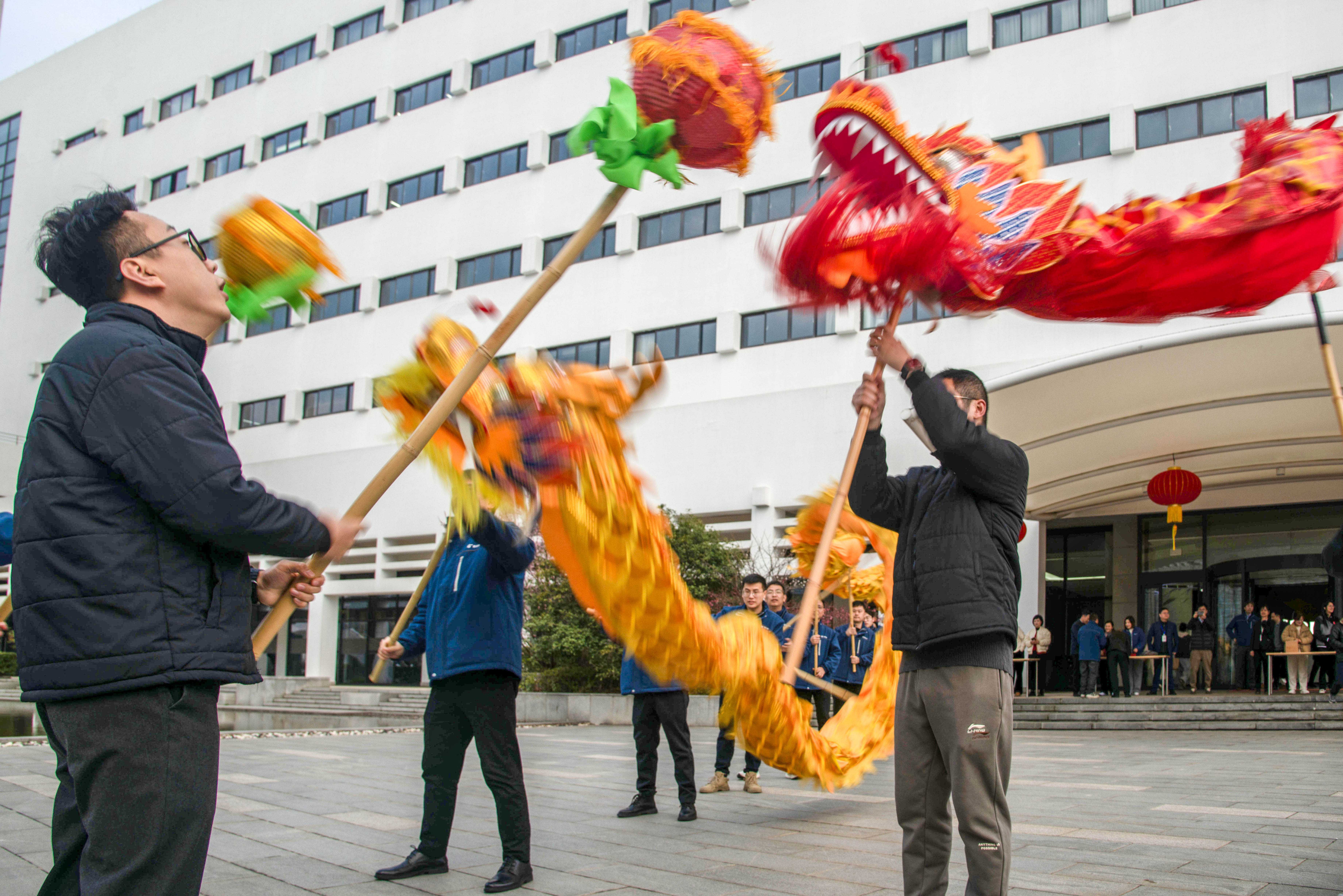 祥龍騰飛迎開(kāi)工 春到巨人工業(yè)園 祥龍騰飛迎開(kāi)工 春到巨人工業(yè)園