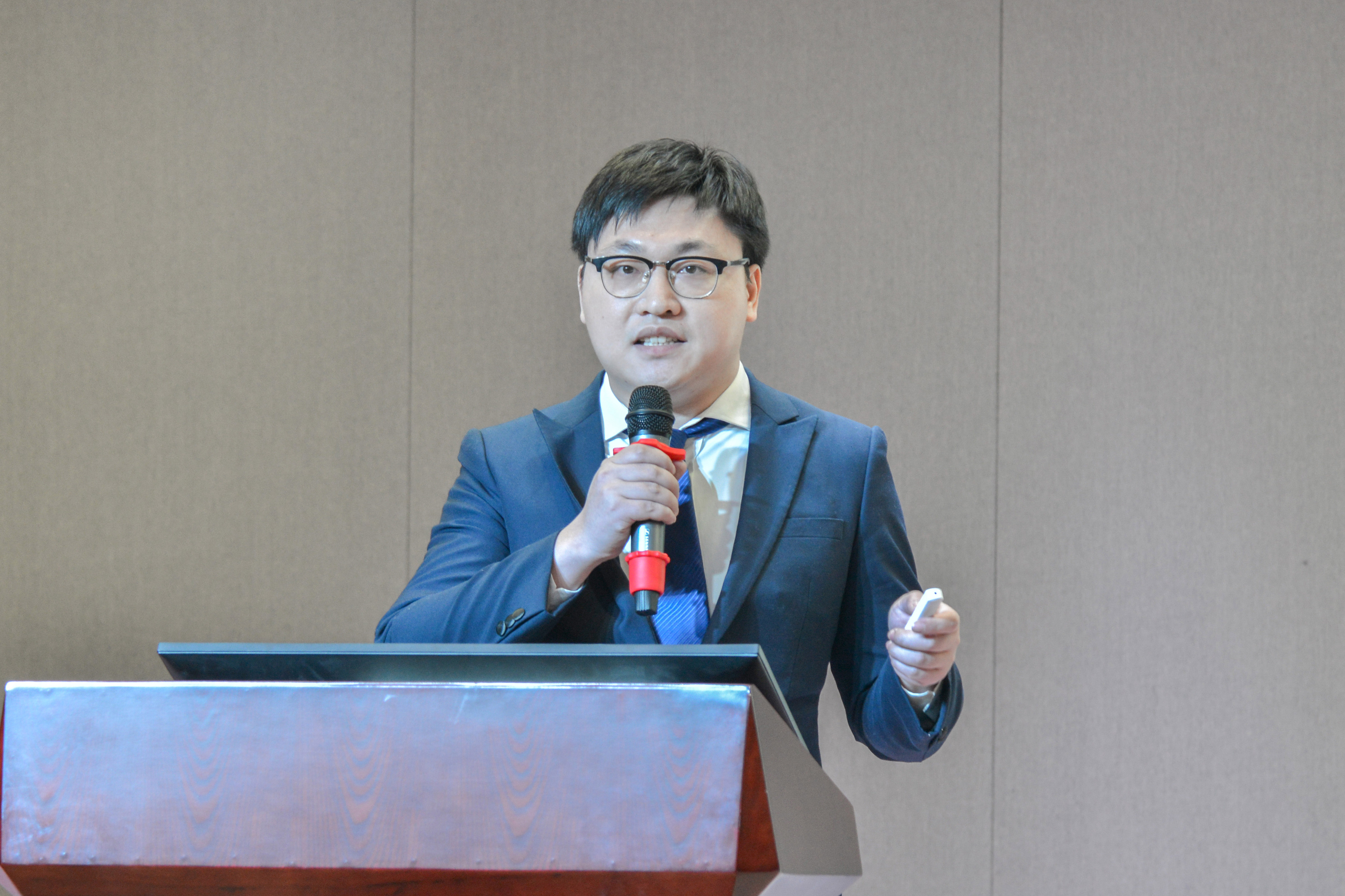 破風(fēng)浪 共揚(yáng)帆——巨人集團(tuán)公司召開2024迎春大會 破風(fēng)浪 共揚(yáng)帆——巨人集團(tuán)公司召開2024迎春大會