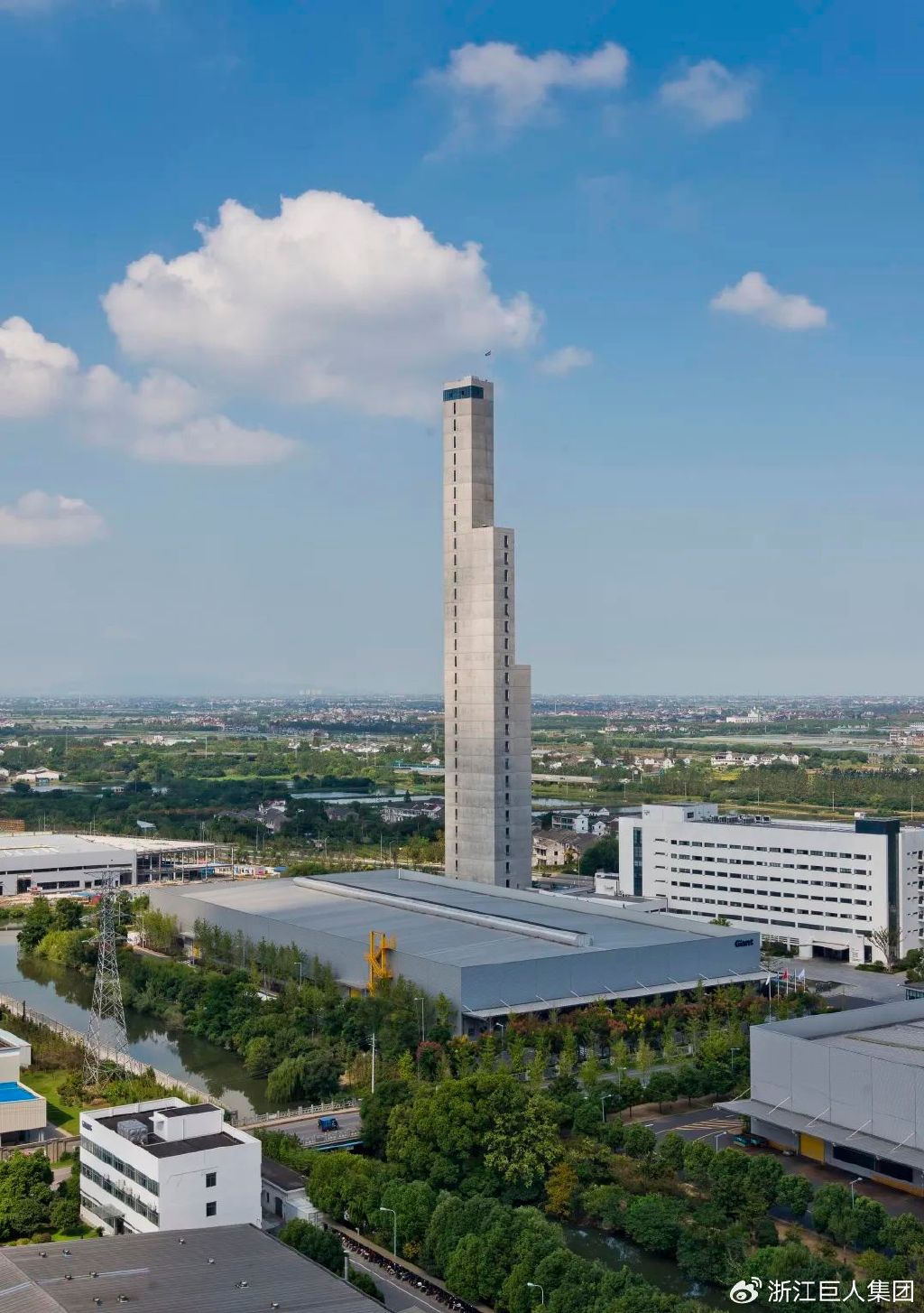 聚變 ? 與時(shí)偕行——巨人集團(tuán)2025’迎春大會(huì) 聚變 ? 與時(shí)偕行——巨人集團(tuán)2025’迎春大會(huì)